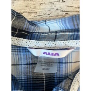 ALIA Womens size Medium M Blue Plaid Long Sleeve Shirt Cowgirl